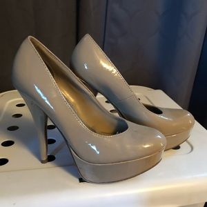 Beige heels